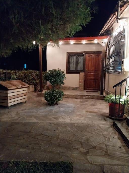 Το Πέτρινο Σπιτάκι Lägenhet Tríkala Exteriör bild